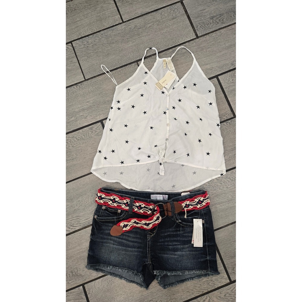 Women's White Starprint Sleeveless Button-Front Tank Top
